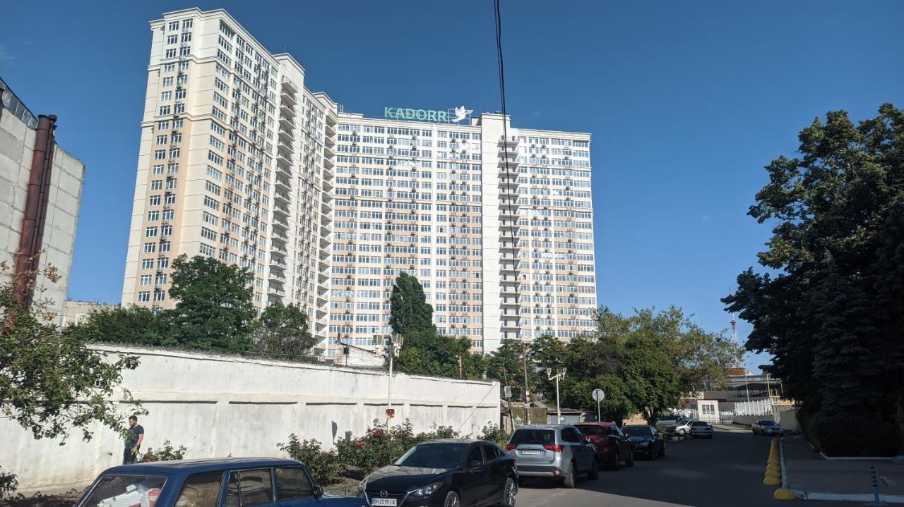 Апартаменты Квартира Кадорр Бассейная Apt Odeassa Basseinaya Одесса Экстерьер фото